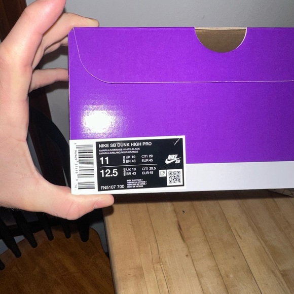 Nike Sweet Tooth Candy Corn Dunk High - Picture 5 of 5